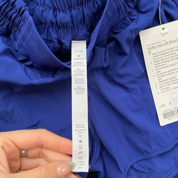 Lululemon Hotty Hot Low Rise Short 4" “Larkspur” NWT - Picture 4 of 4